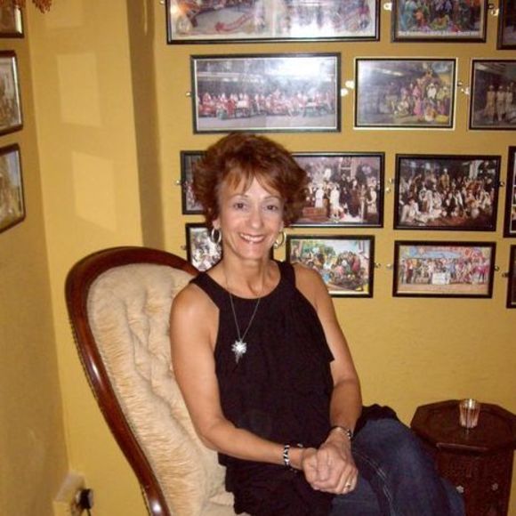 Meet your Posher, Bernadette - Picture 1 of 1